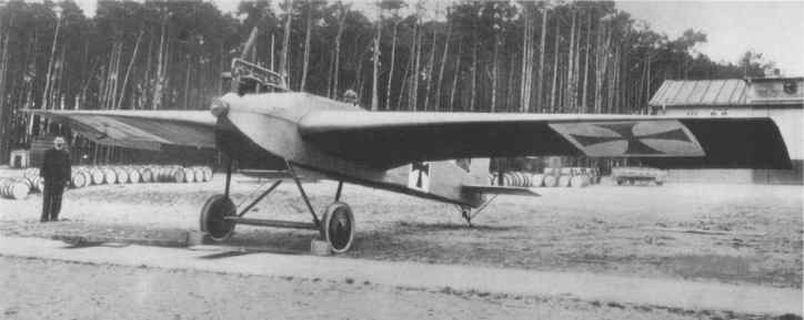 early planes Junkers_J_1_at_Döberitz_1915